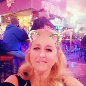 Meet your Posher, Dana